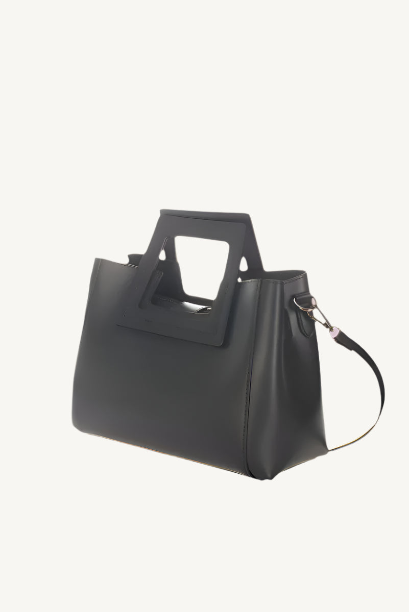 "Women's Italian leather handbag with square handles, detachable strap, and removable interior bag – stylish and spacious for everyday elegance."