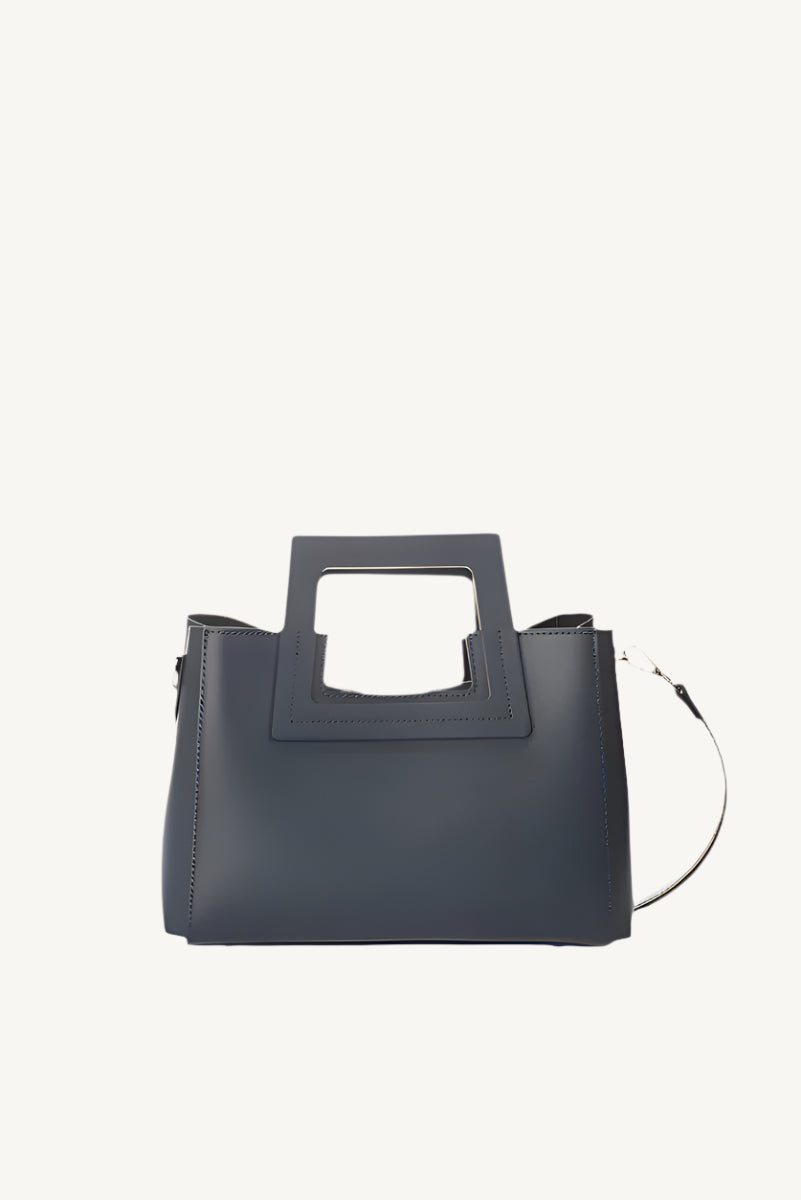 "Women's Italian leather handbag with square handles, detachable strap, and removable interior bag – stylish and spacious for everyday elegance."