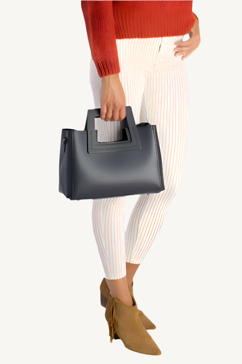 "Women's Italian leather handbag with square handles, detachable strap, and removable interior bag – stylish and spacious for everyday elegance."